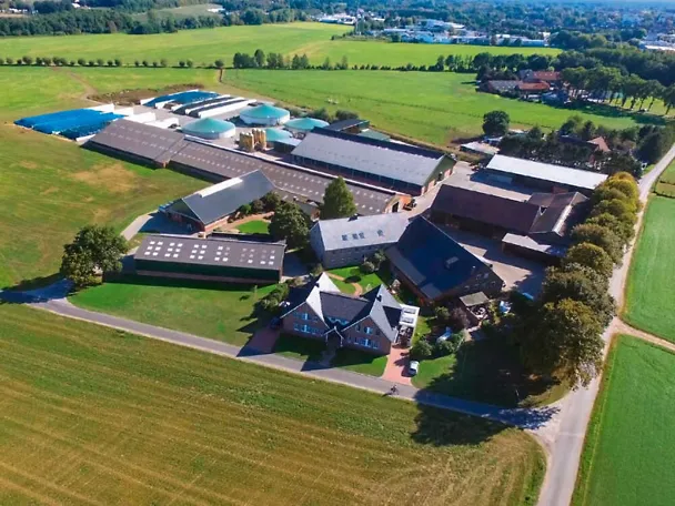 Luftbild der Dringenburg-Milchvieh GbR